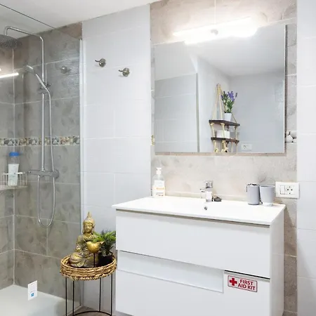 דירה Home2book & Relax *